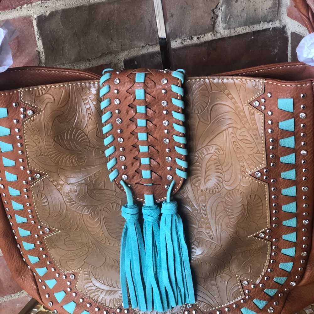 Montana West Embossed Concealed Carry Hobo - Picture 2 of 6